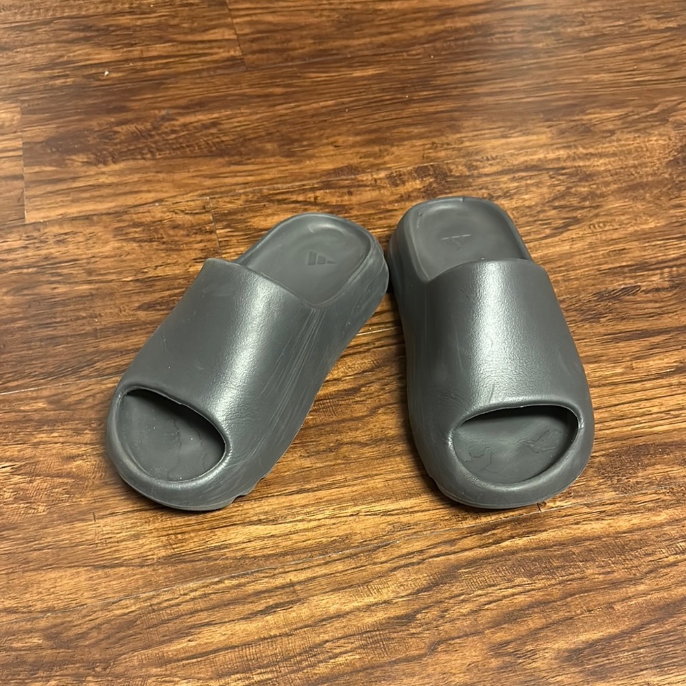 Black Yeezy slides